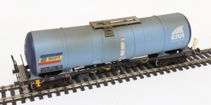 Igra Model 96110048w - H0 - Kesselwagen Zacns 98 gealtert, ERR Marfa, Ep. VI